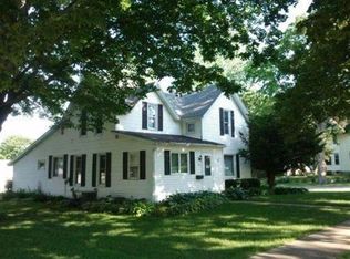 327 N Main St, Conrad, IA 50621