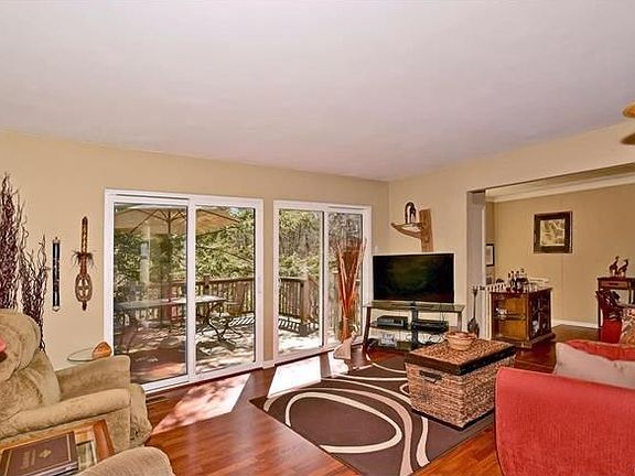 4th image of 1401 Robin Hood Ct