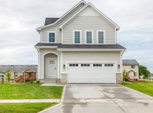 810 SE Mesa Dr, Waukee, IA 50263