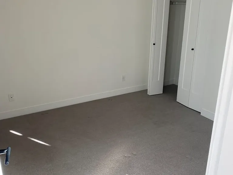 2493 Montrose Ave #410 — Photo 13