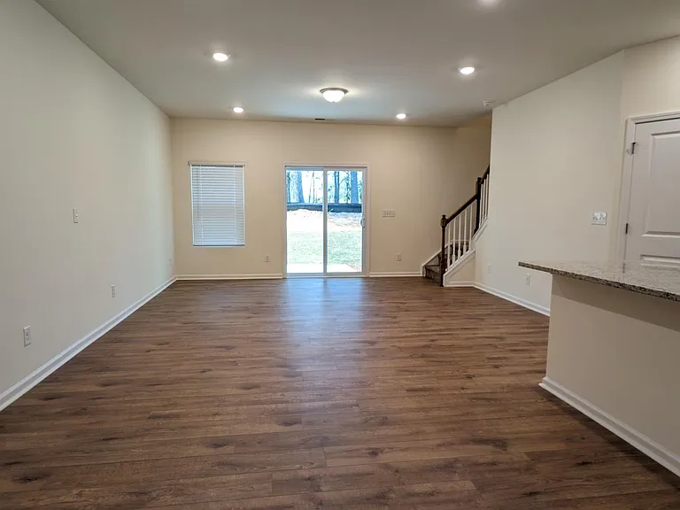 2865 Aubrey St — Photo 7