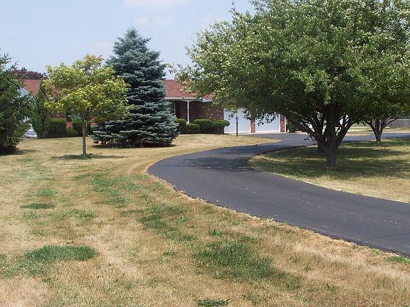 Entry way from road frontage 