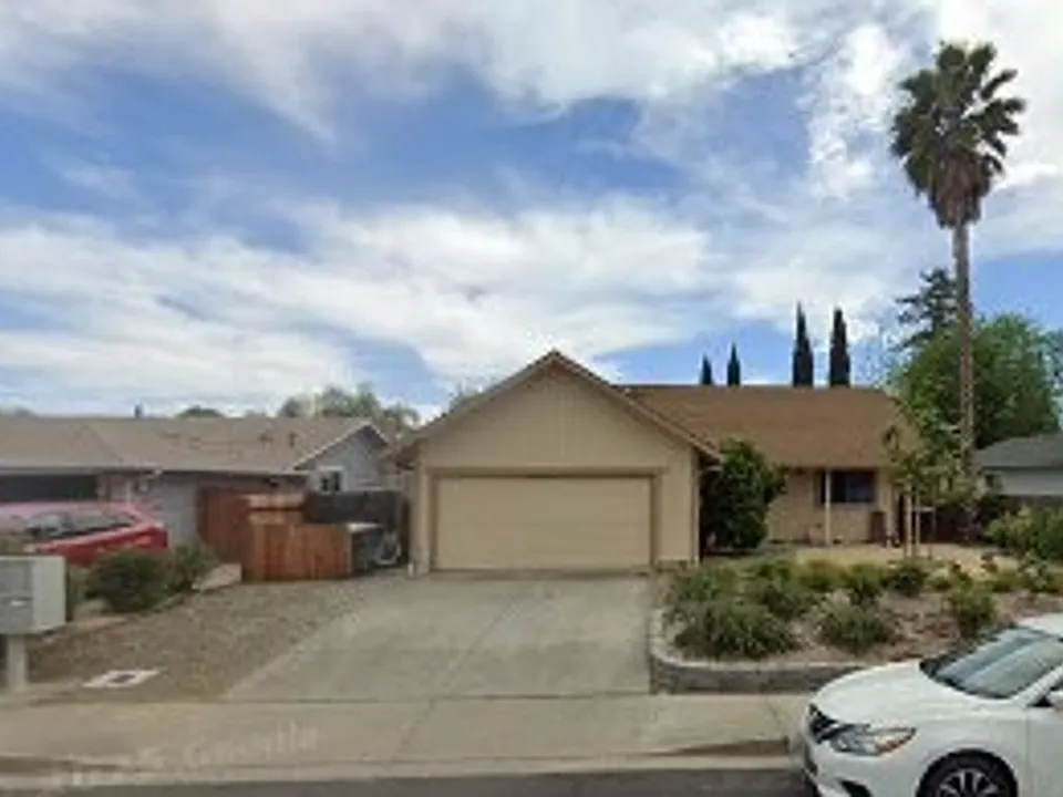1118 Woodridge Dr