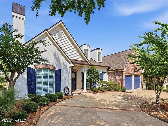 2nd image of 297 Roses Bluff Dr