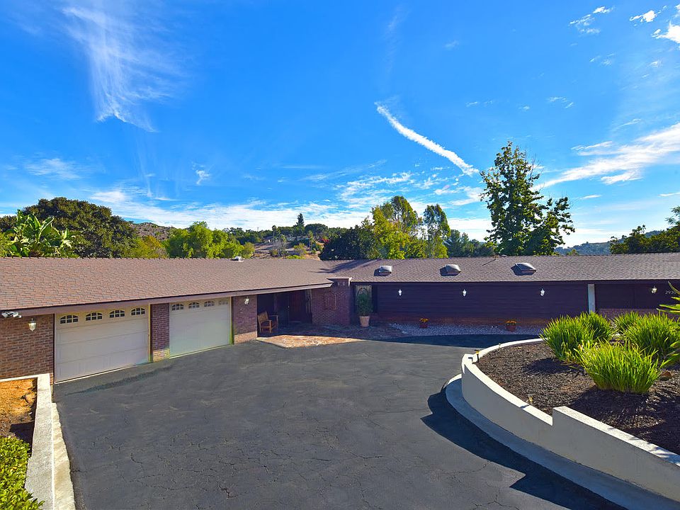 1st image of 2930 Oak Hill Dr