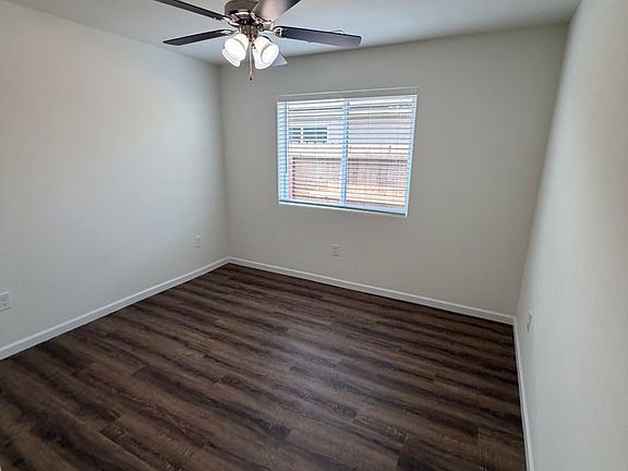 5th image of 2434 W Park Dr