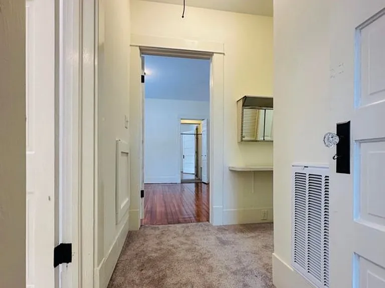 113 E North St — Photo 16