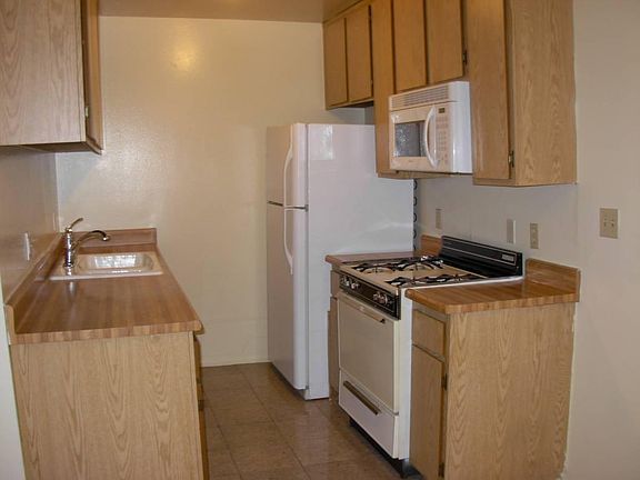 3rd image of 5244 Agnes Ave
