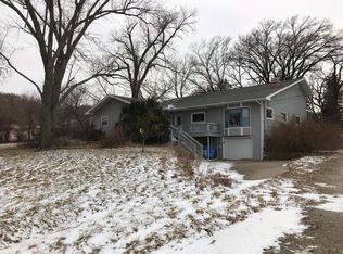 1049 E 1296th Rd, Lawrence, KS 66047