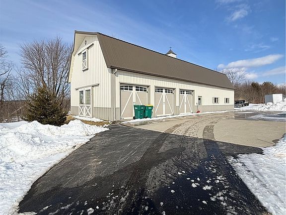 4th image of 8191 Cole Rd