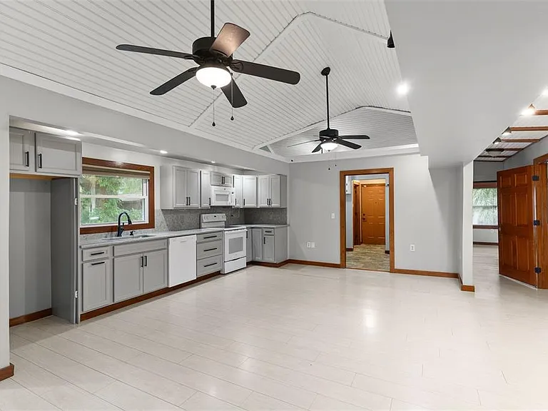 10519 Bridgewood Dr — Photo 13
