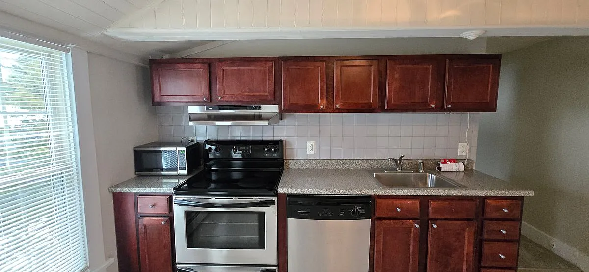 154 Washington St — Photo 1