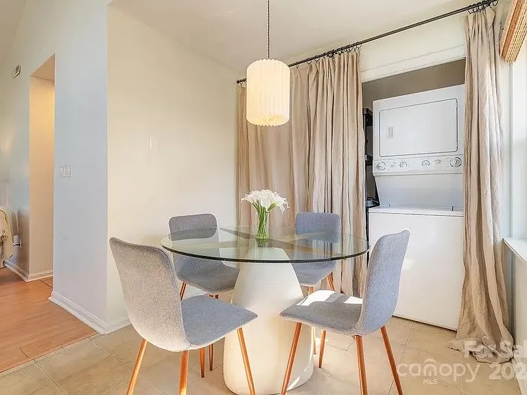 32 Winthrop Rd — Photo 12