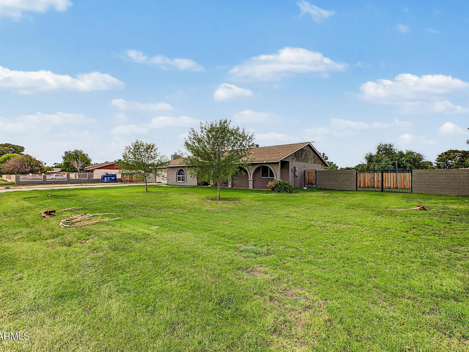 4 bed, 3.0 bath, 1825 sqft, $5,400 — Photo 4