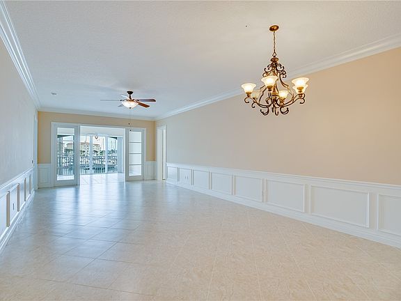 4th image of 12 Harbour Isle Dr E #205