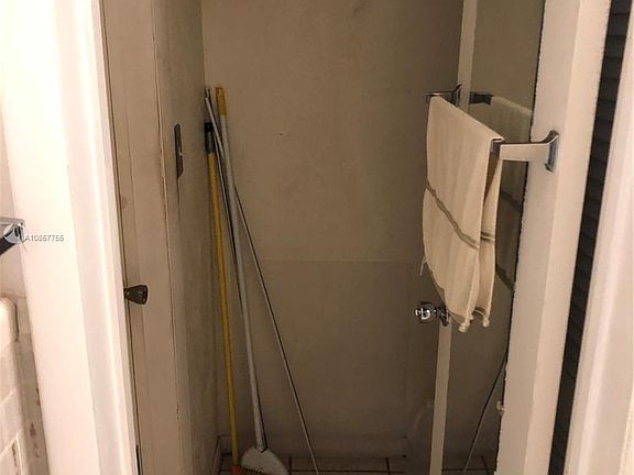 3rd image of 421 NE 1st St APT 109