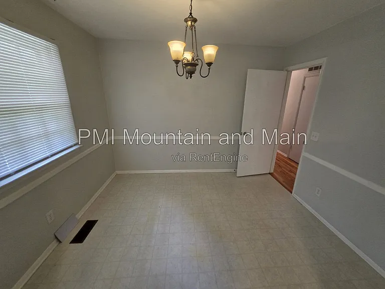 4 Erwin Dr — Photo 17