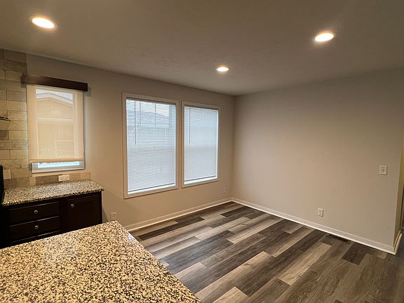 4th image of 2294 Friendship Dr #761