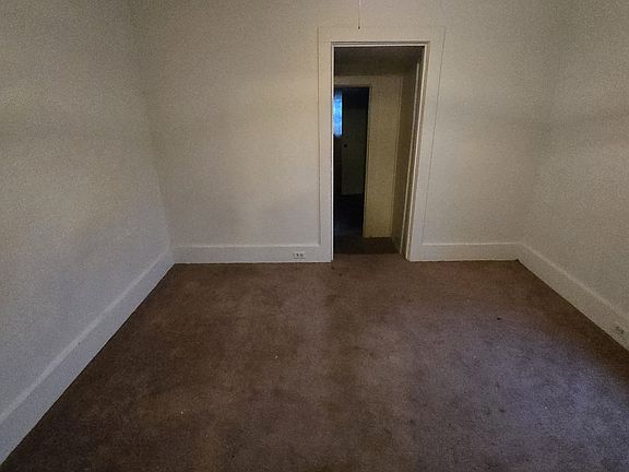2nd image of 228 Onondaga Ave #B