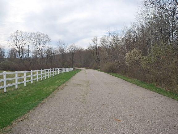 2nd image of Meadow Wood Ln