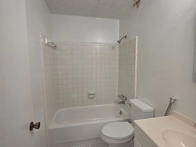 1208 Bush River Rd #D2 — Photo 12