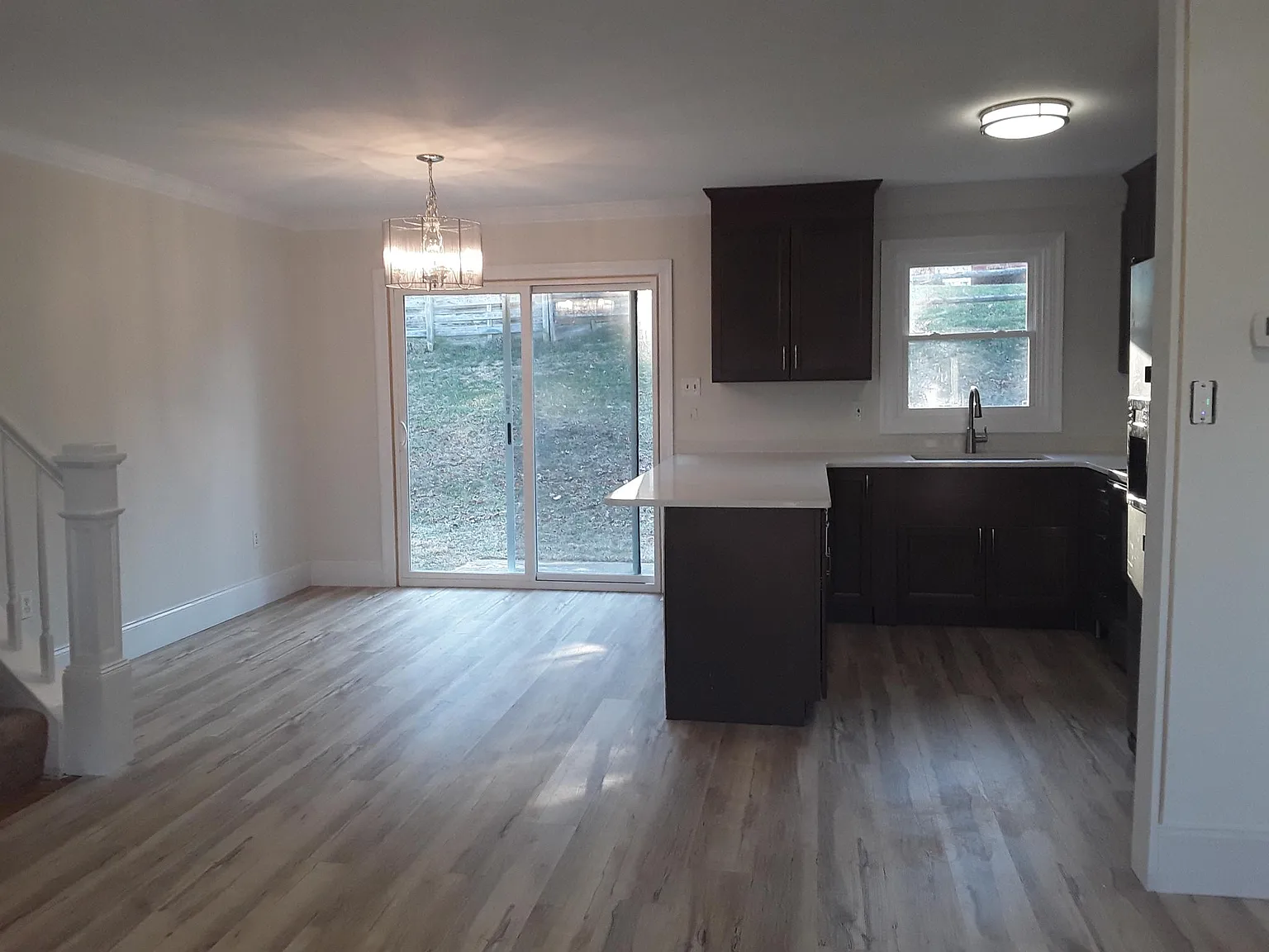 3 bed, 1916 sqft, $2,700 — Photo 4