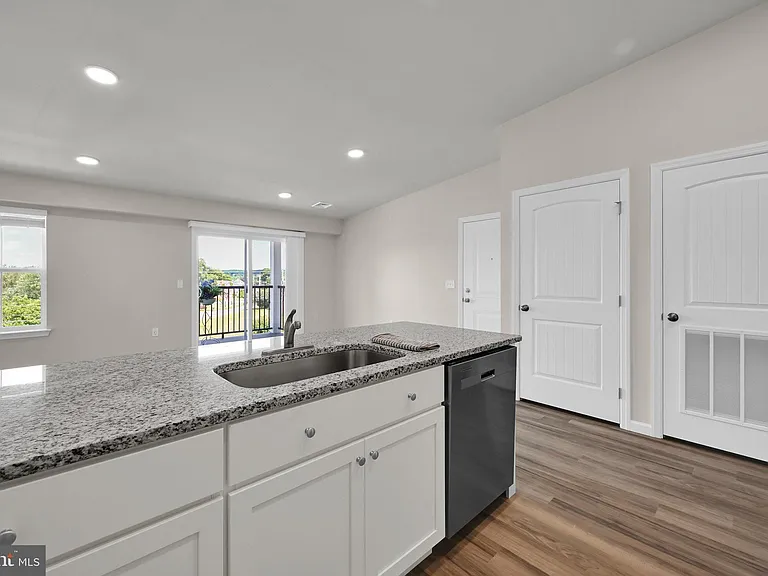 1000 Colby Ln #1204 — Photo 20