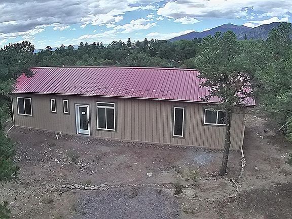 2nd image of 1913 Lone Pine Way