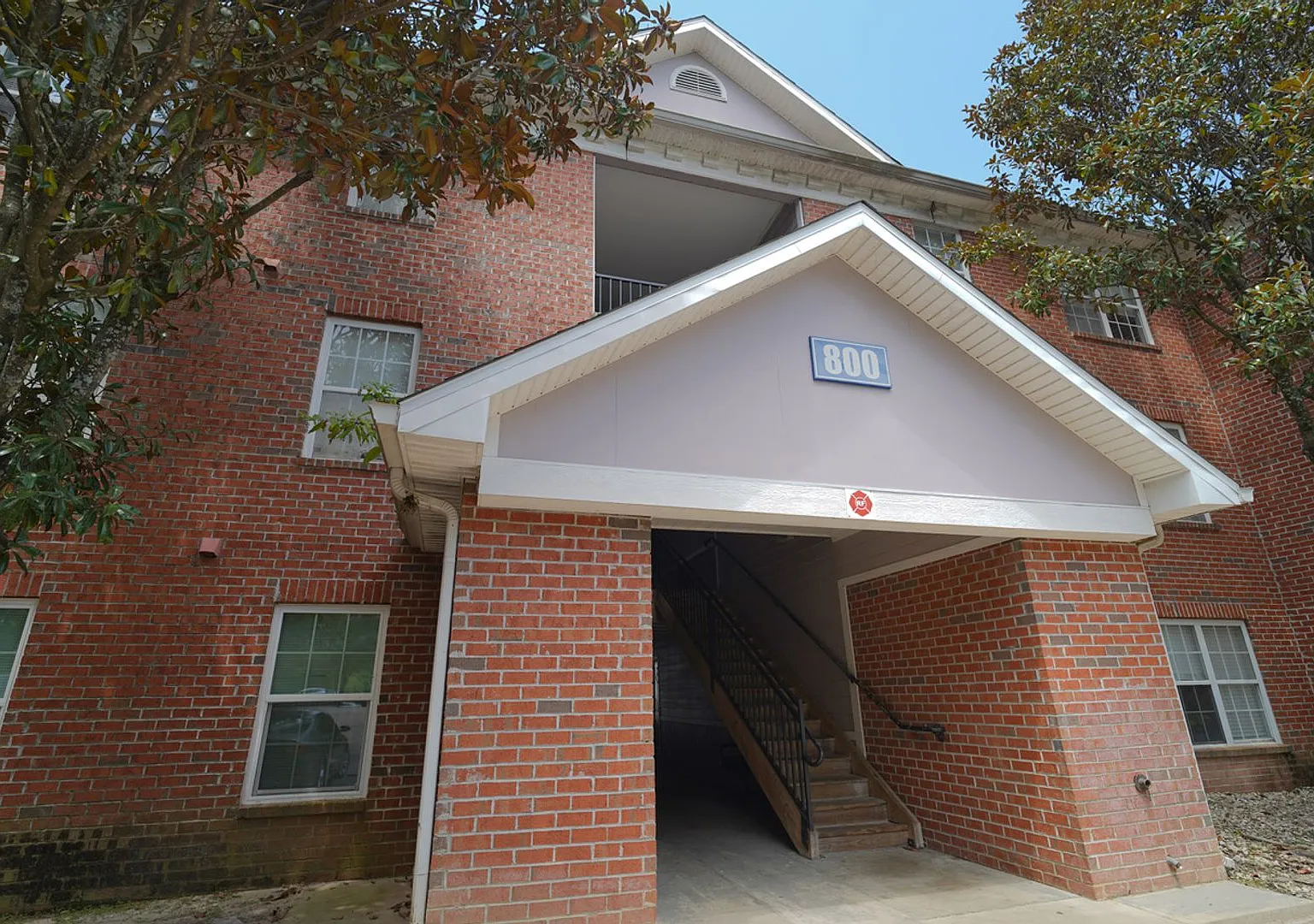 3 Bed / 3 Bath Condo in Gated Community! — Photo 2