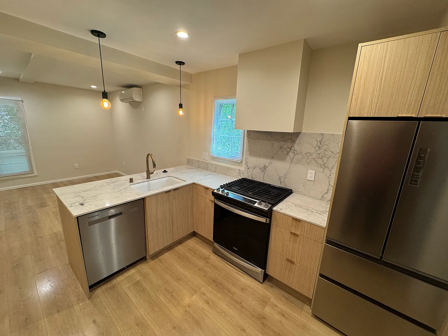 2 bed, $2,700 — Photo 3