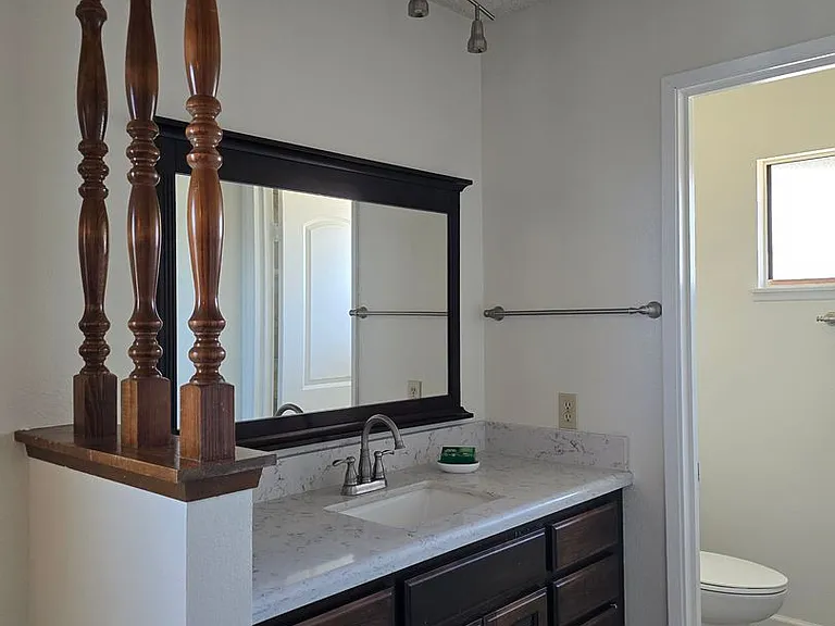 1019 Scott St — Photo 15