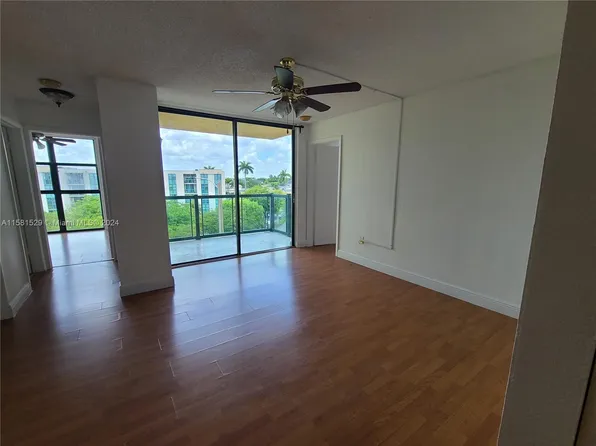 11800 SW 18th St #5124, Miami, FL 33175