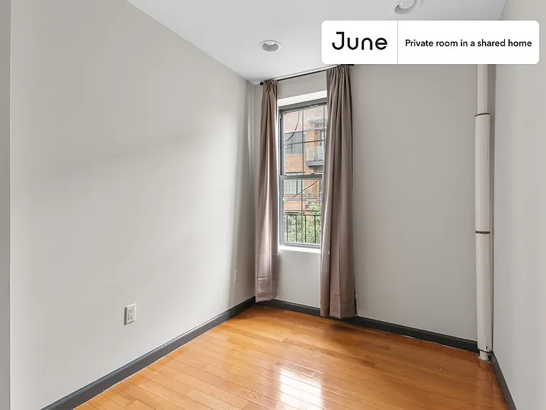 226 E 7th St #A — Photo 3