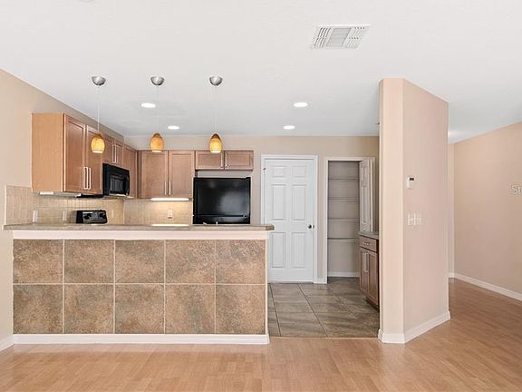 5th image of 5080 Kingscrest Ln