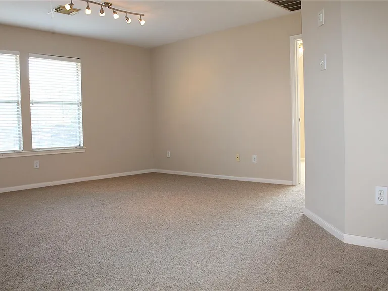 3623 Chatwood Dr — Photo 21