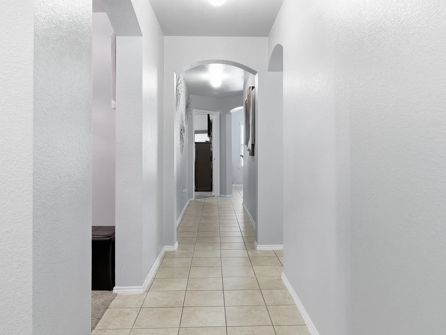 4 bed, 1894 sqft, $2,200 — Photo 4