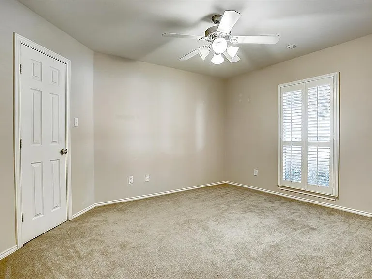 934 E Heights Hollow Ln — Photo 5