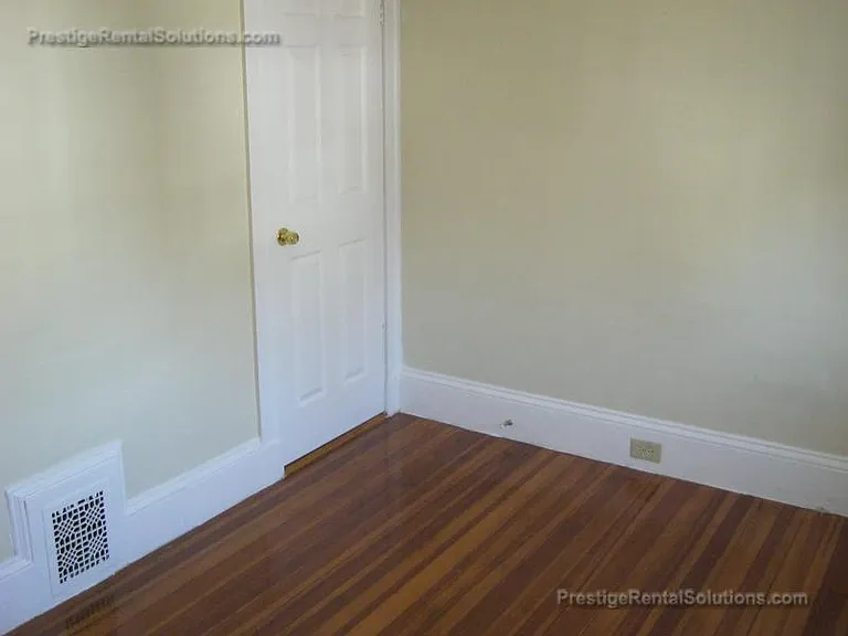21 Roseclair St #3 — Photo 5