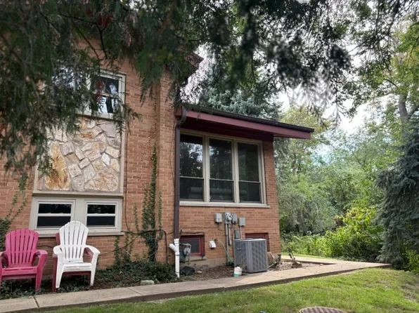 90 N Dee Rd, Park Ridge, IL 60068
