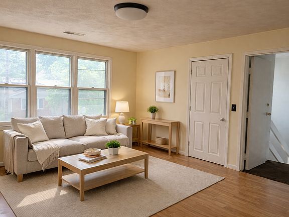 4th image of 156 Petteys Ave #2