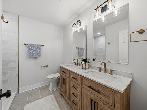 3rd image of 211 S 5th AVENUE
