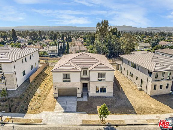 5th image of 20534 Edgewood Ct