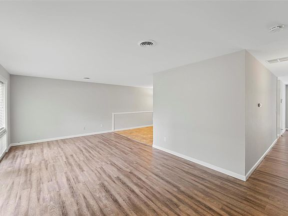 5th image of 3185 Saint Catherine St