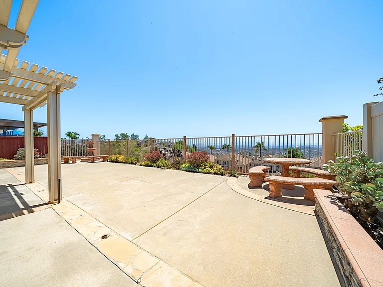 2283 Rock View Gln — Photo 37
