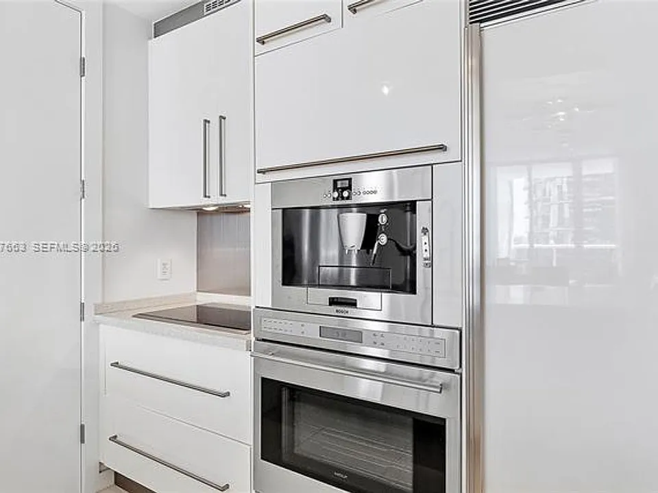 15811 Collins Ave #CU-902
