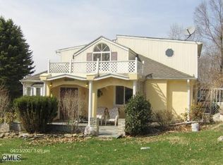 8 Hopewell Rd, New Fairfield, CT 06812