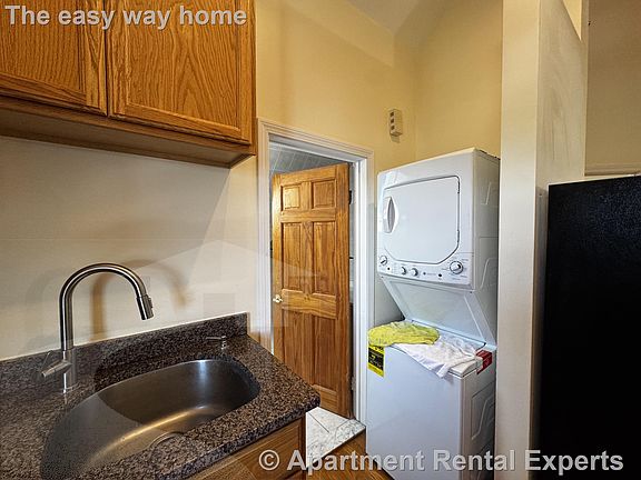 3rd image of 30 Hume Ave
