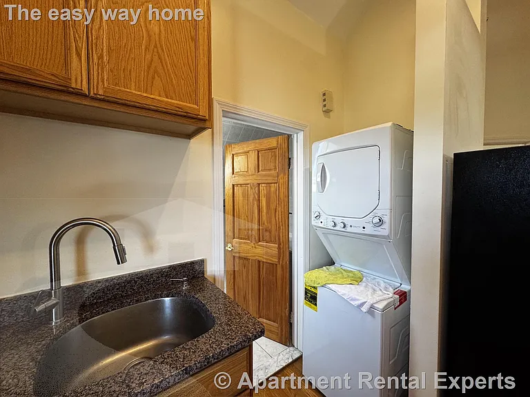 30 Hume Ave — Photo 3