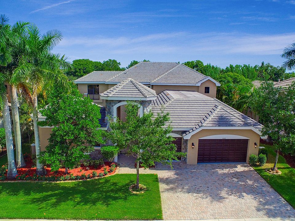 1st image of 10664 Versailles Blvd