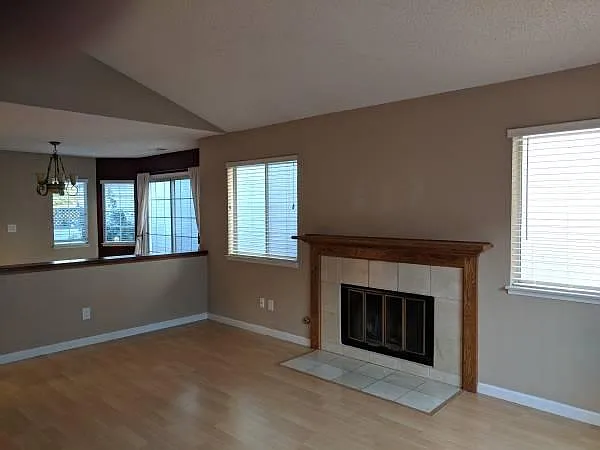66 Springhaven Ct — Photo 2